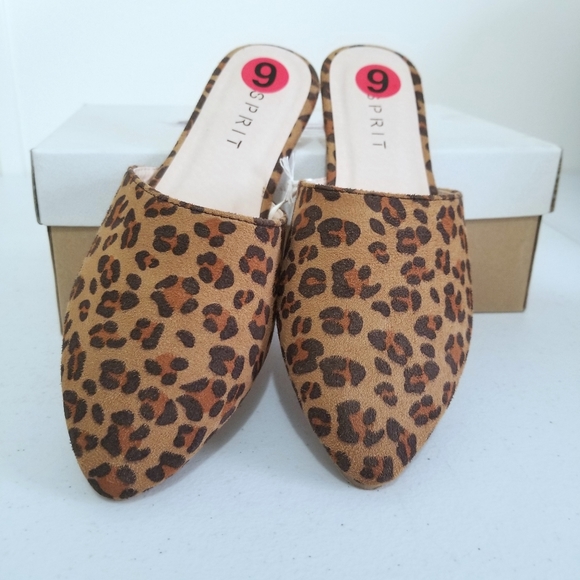 Easy Spirit Shoes Easy Spirit Leopard Closed Pointed Toe Slides